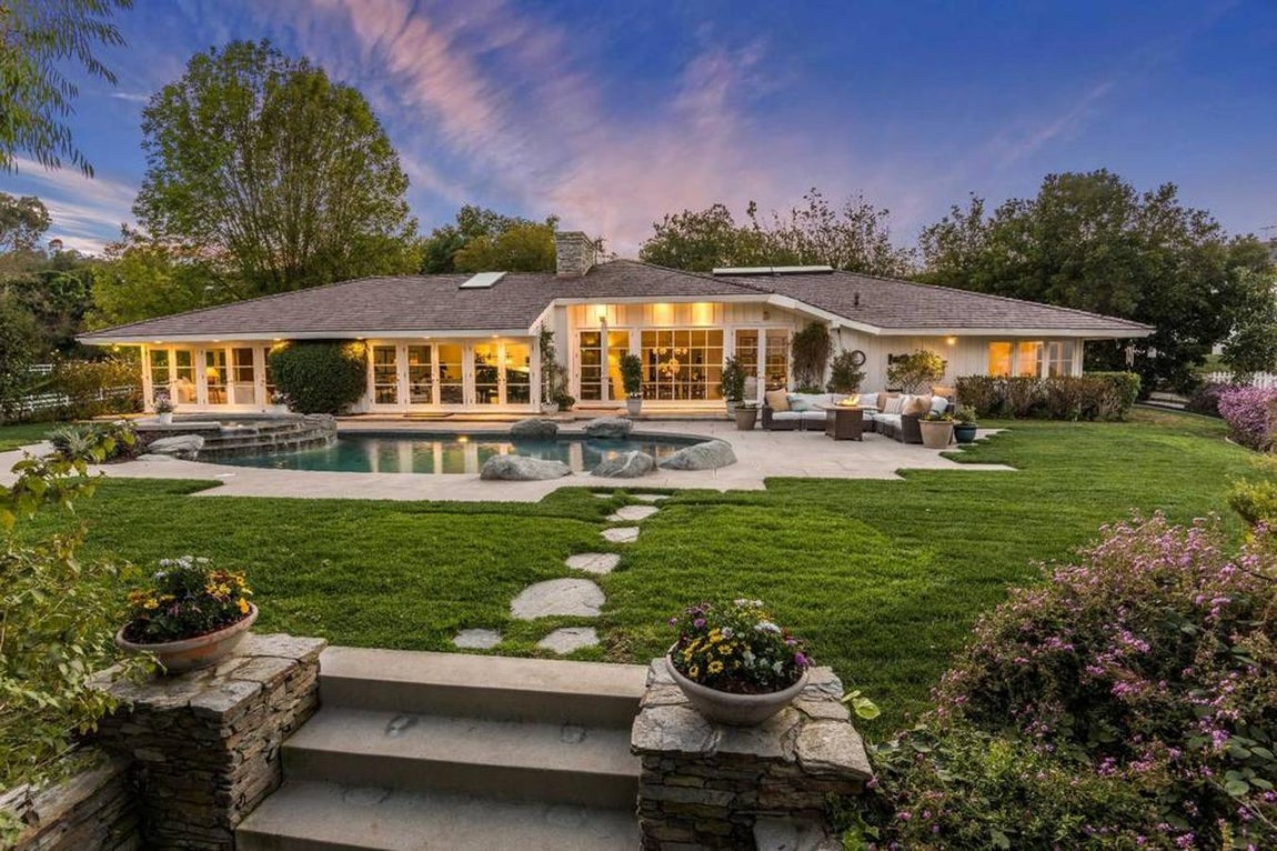 4- Rolling Hills, California. Este pequeño pueblo a pie del Pacífico ofrece un entorno idílico para quien busca una visa tranquila y rodeada de lujos. A pesar de no llegar a los 2.000 habitantes, el precio de las casas es muy elevado, de unos 4 millones de dólares.