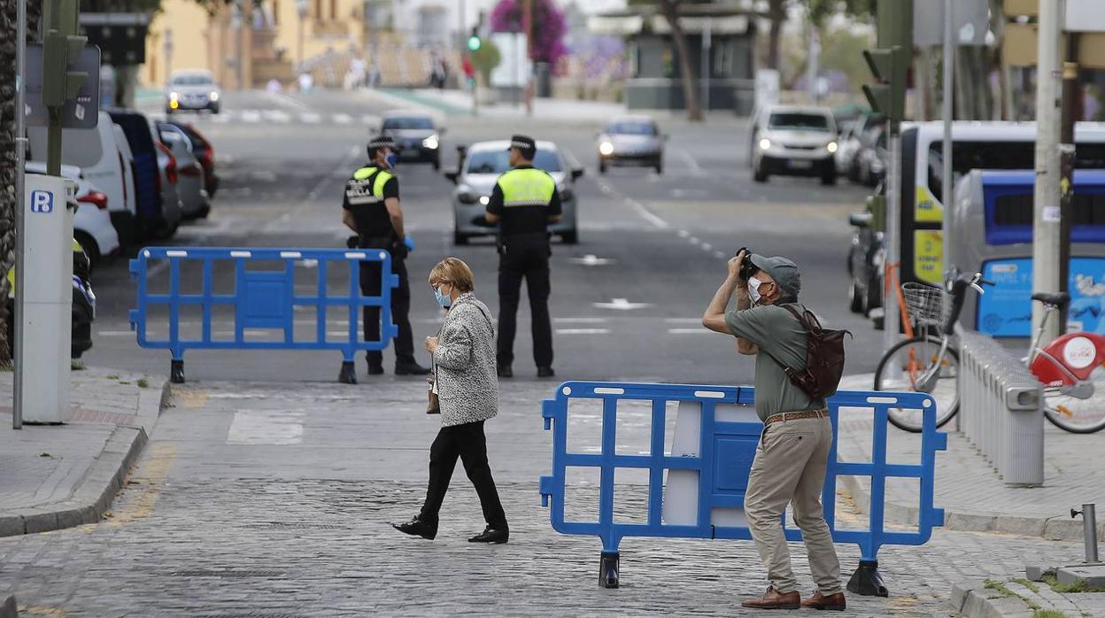 «Buen funcionamiento» del primer día de peatonalización de grandes vías en Sevilla