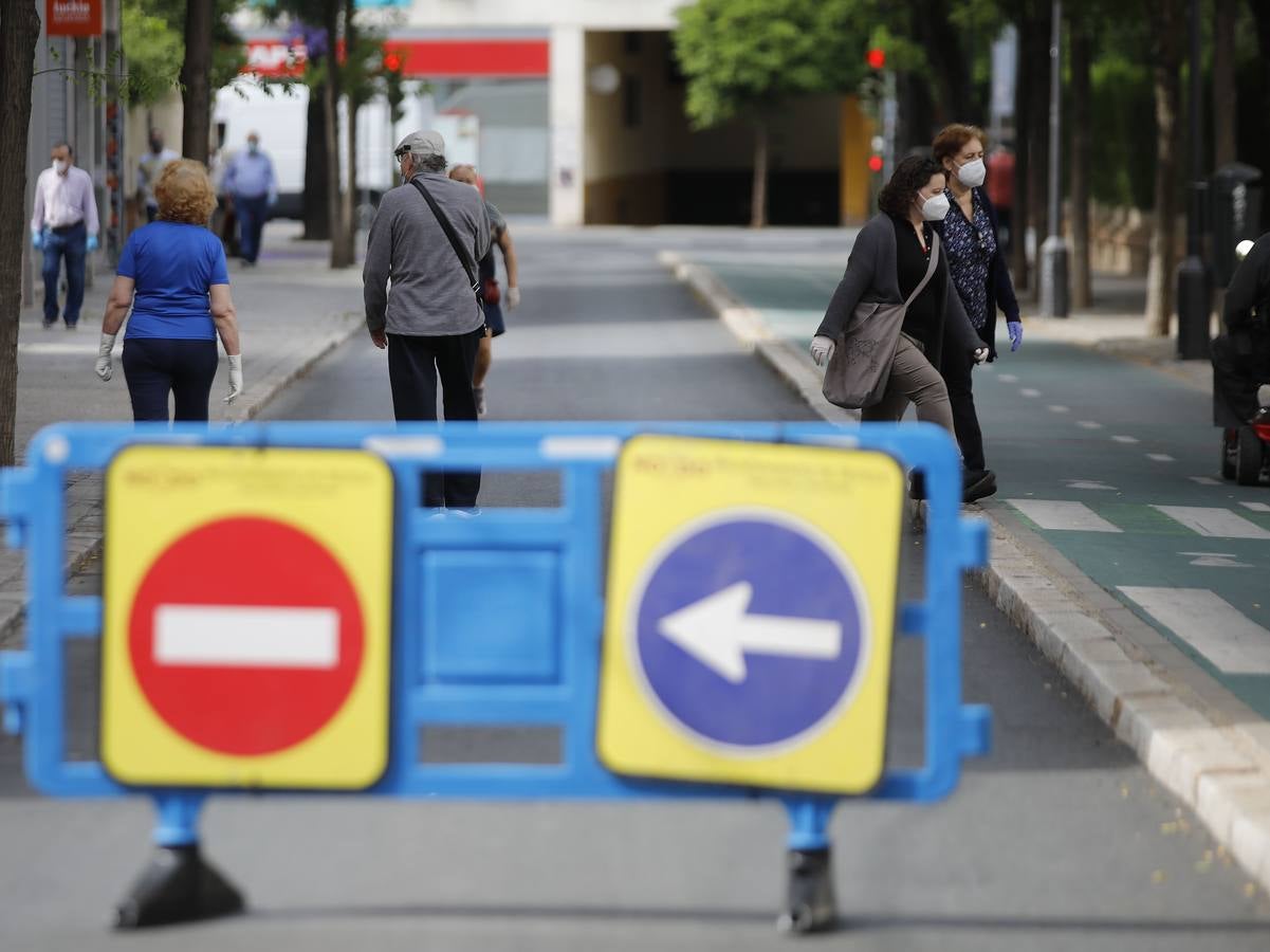 «Buen funcionamiento» del primer día de peatonalización de grandes vías en Sevilla