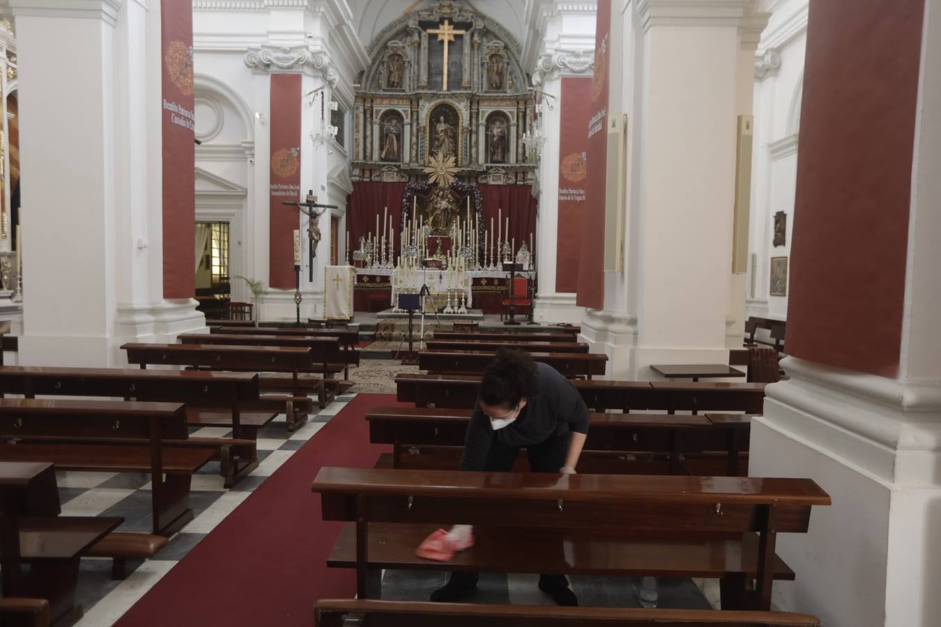 Todo preparado en las iglesias de Cádiz para la reapertura