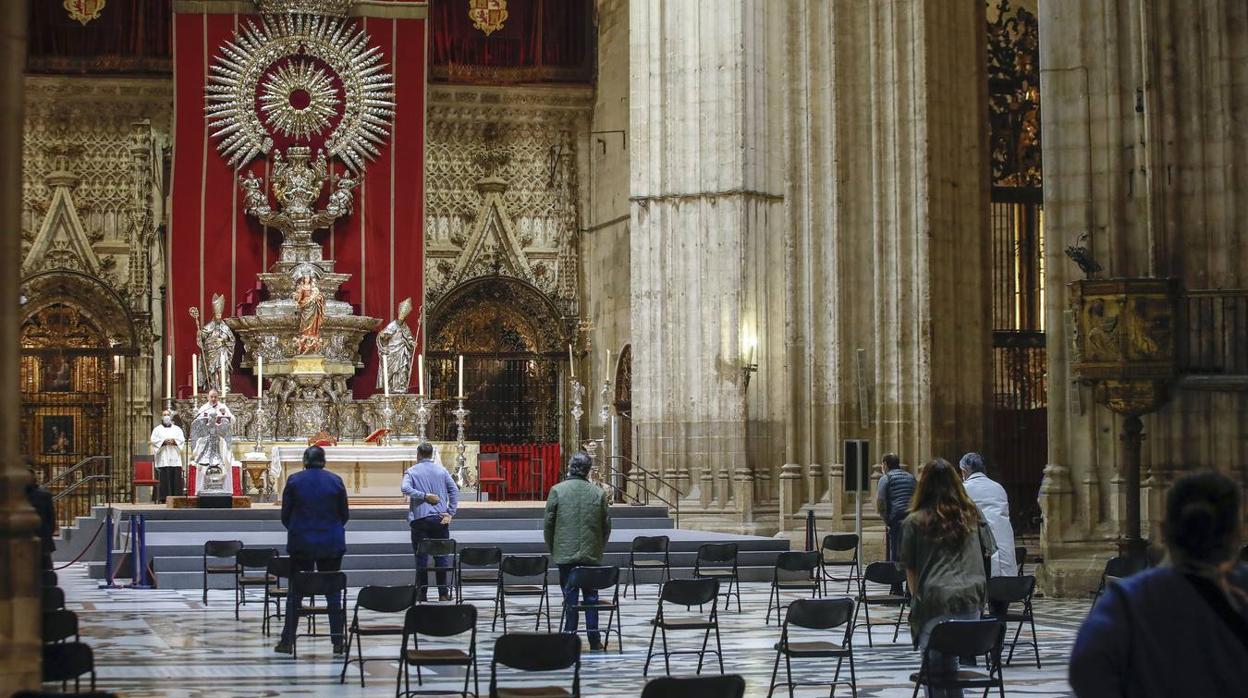 Primeras misas en la Catedral de Sevilla tras entrar en la fase 1 de la «desescalada»