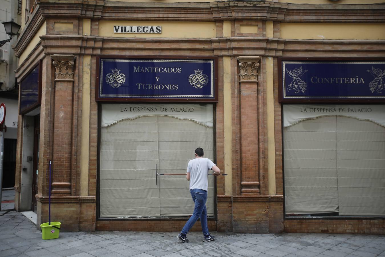 Segundo día de reapertura de comercios en Sevilla