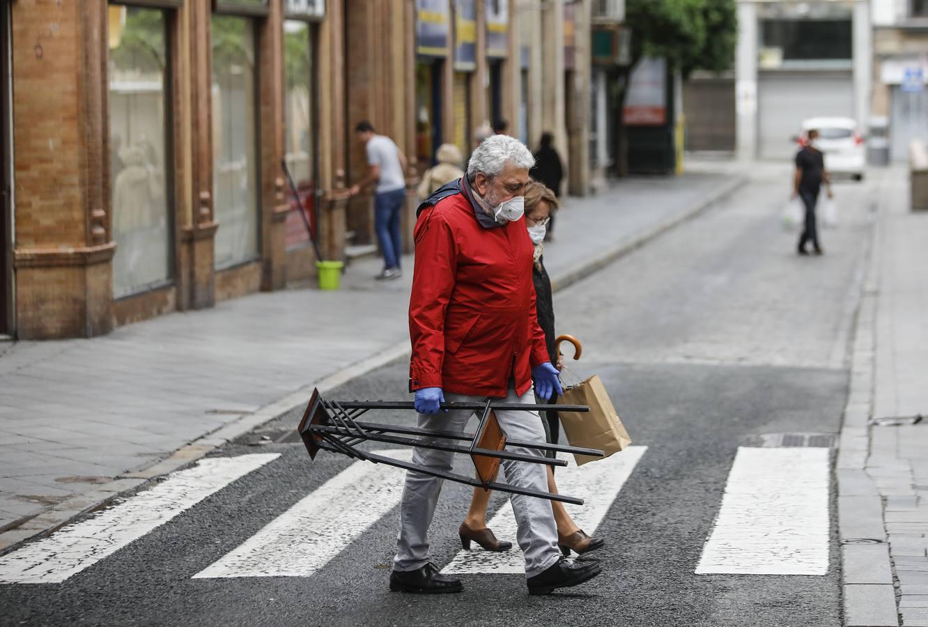 Segundo día de reapertura de comercios en Sevilla