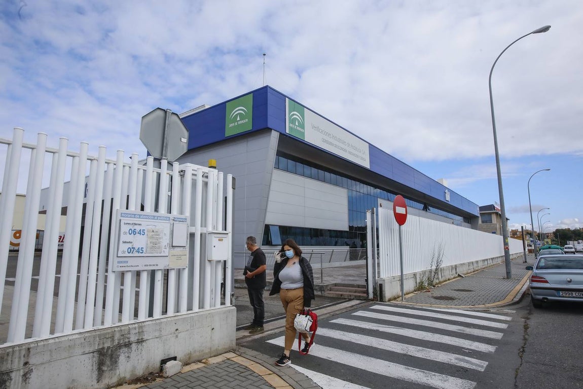 La reapertura de las estaciones de ITV de Andalucía, en imágenes