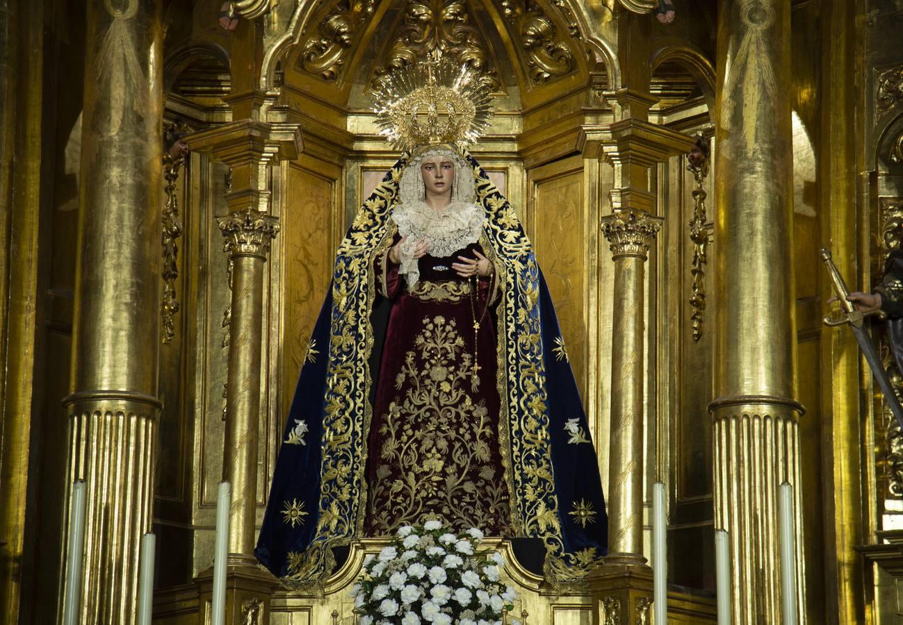 La Virgen de las Penas de Santa Marta en el altar mayor de San Andrés