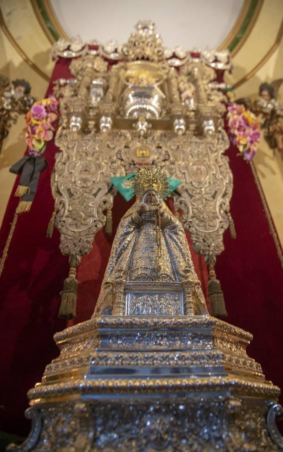 El altar de triduo del Rocío de la Macarena