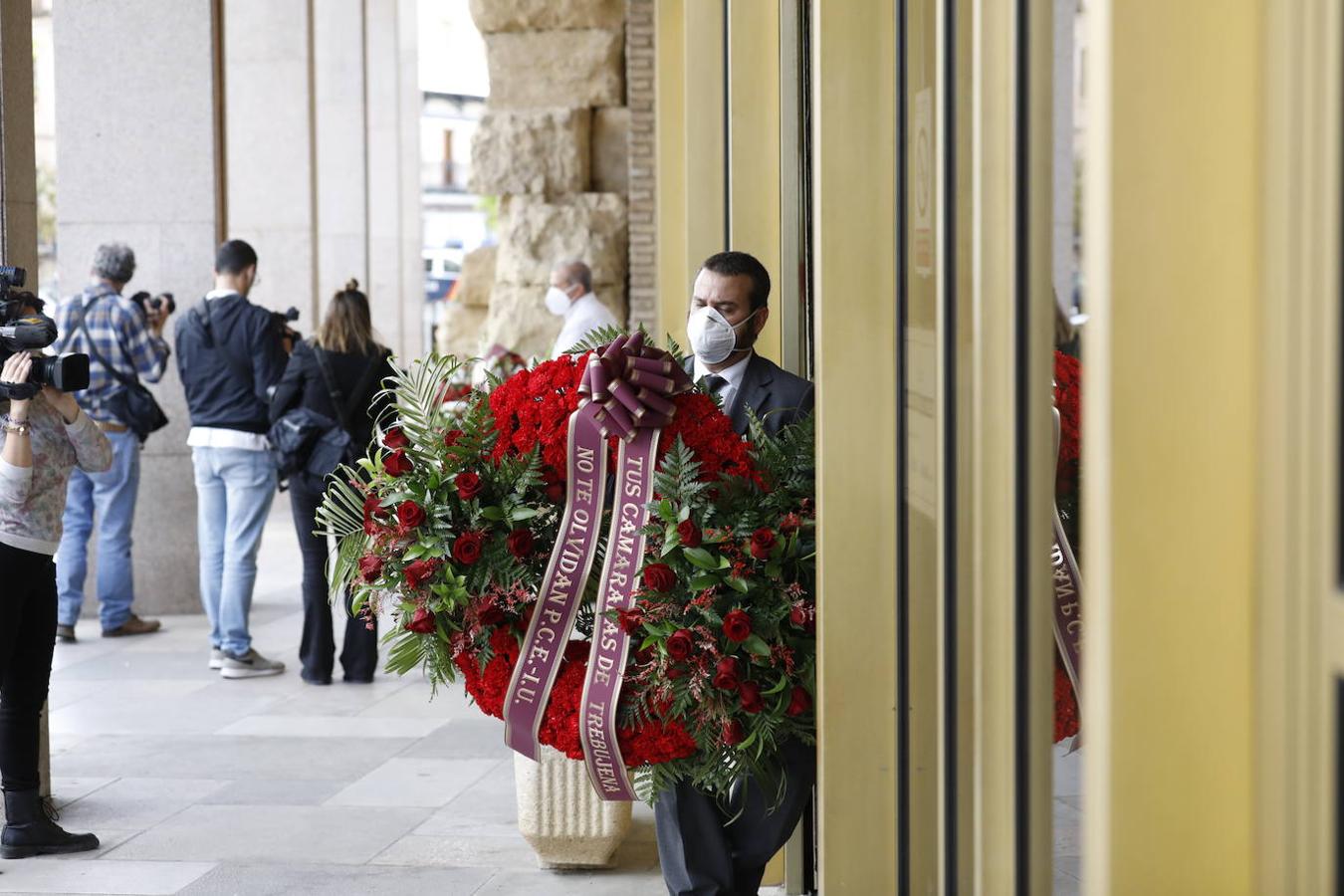 La despedida a Julio Anguita en el Ayuntamiento de Córdoba, en imágenes