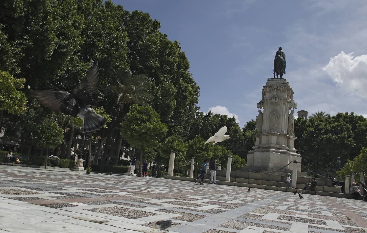 En imágenes, ambiente en el Centro durante la primera fase de la desescalada