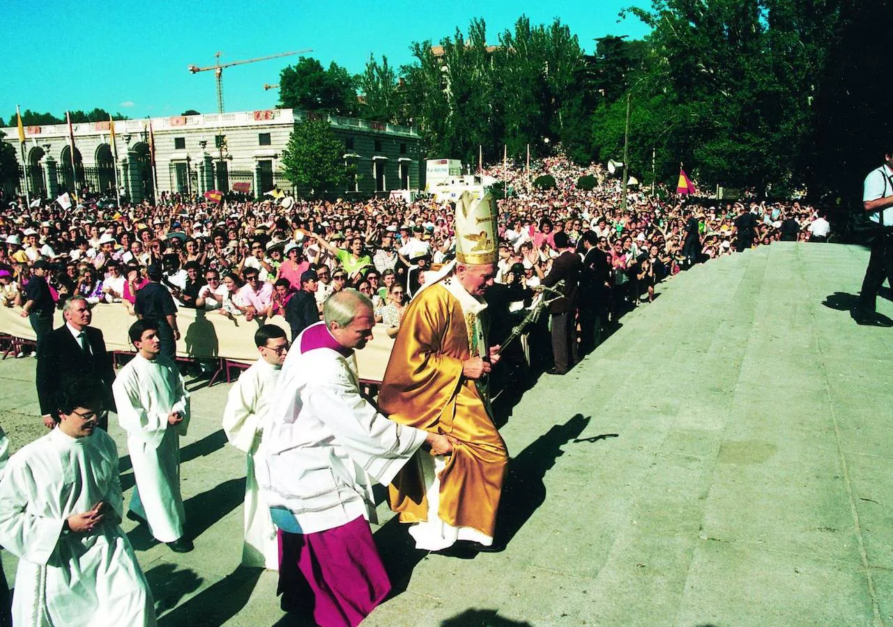 Consagración de la Catedral de La Almudena en 1993. 