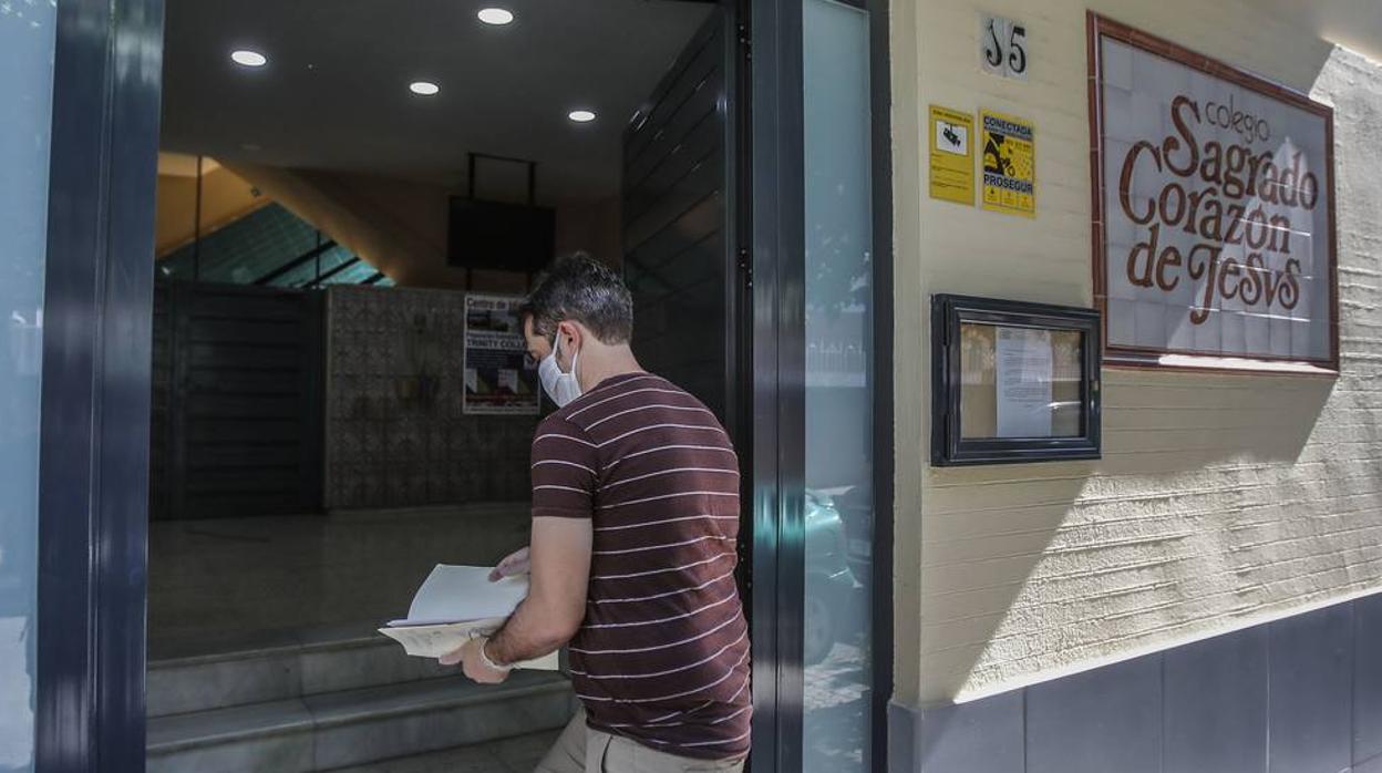 En imágenes, los colegios de Sevilla abren sus puertas para iniciar la escolarización