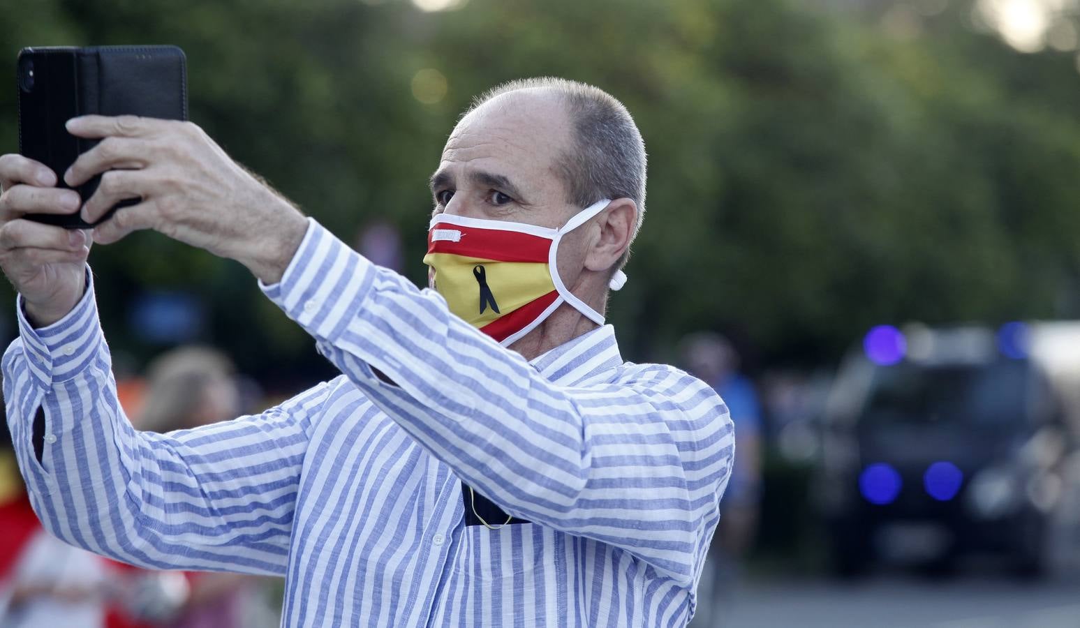 Protesta en Sevilla contra el presidente Pedro Sánchez, en imágenes