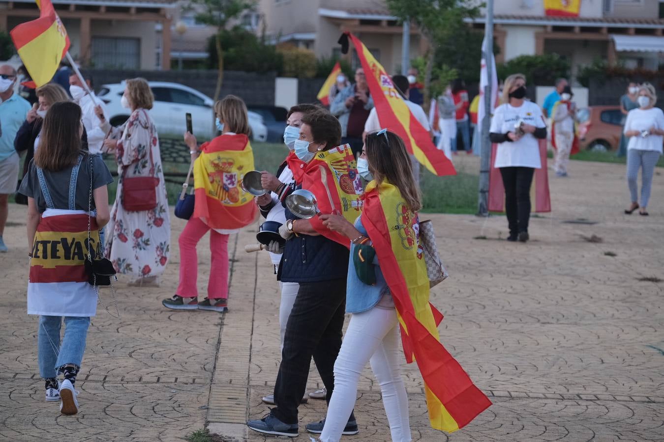 FOTOS: Cacerolada en El Puerto de Santa María contra la gestión de Pedro Sánchez