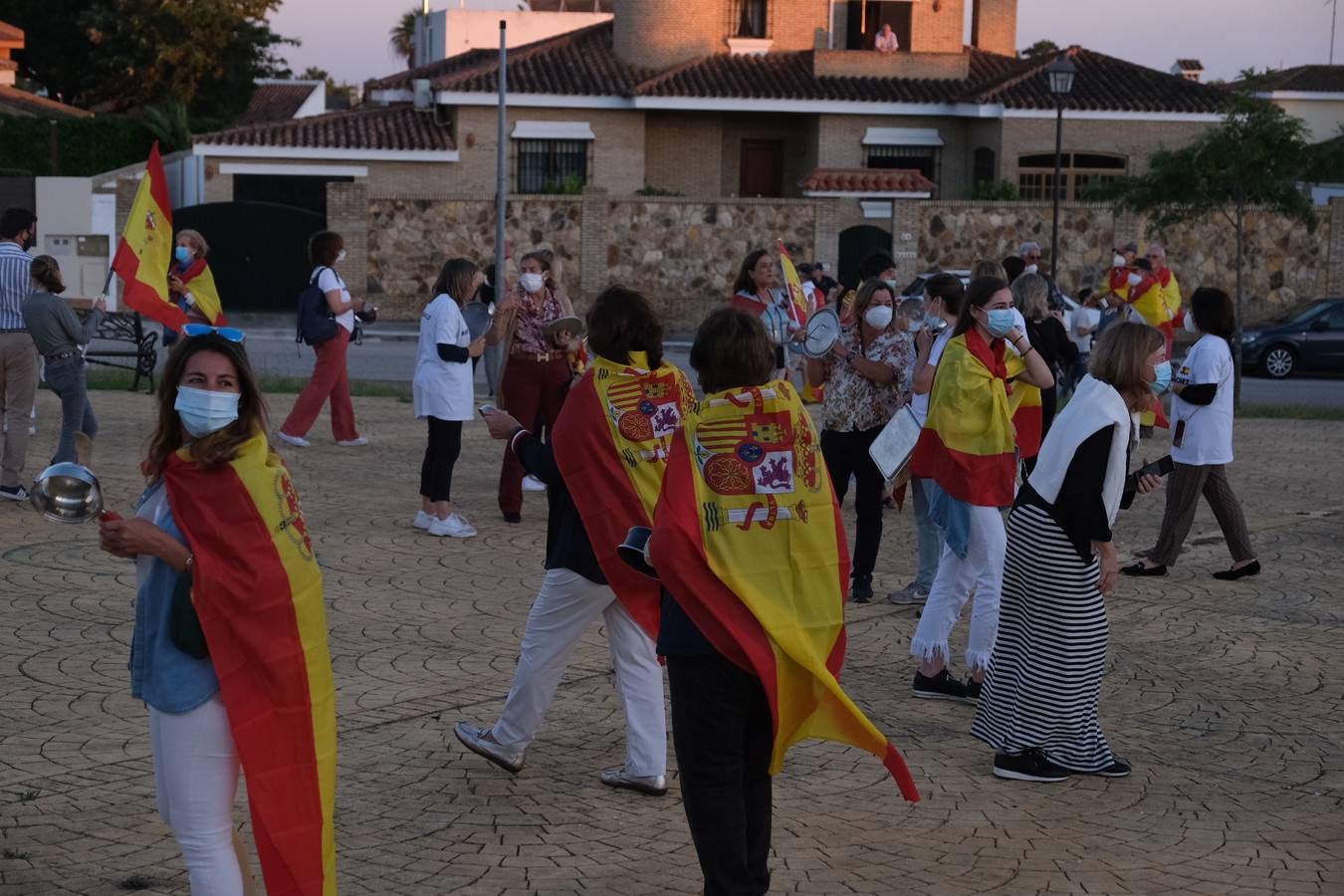 FOTOS: Cacerolada en El Puerto de Santa María contra la gestión de Pedro Sánchez