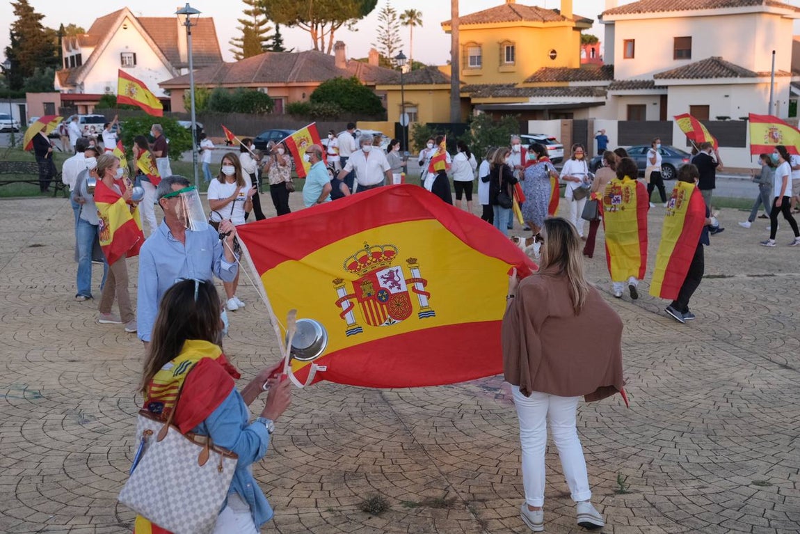 FOTOS: Cacerolada en El Puerto de Santa María contra la gestión de Pedro Sánchez