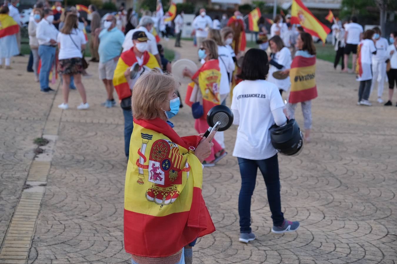 FOTOS: Cacerolada en El Puerto de Santa María contra la gestión de Pedro Sánchez