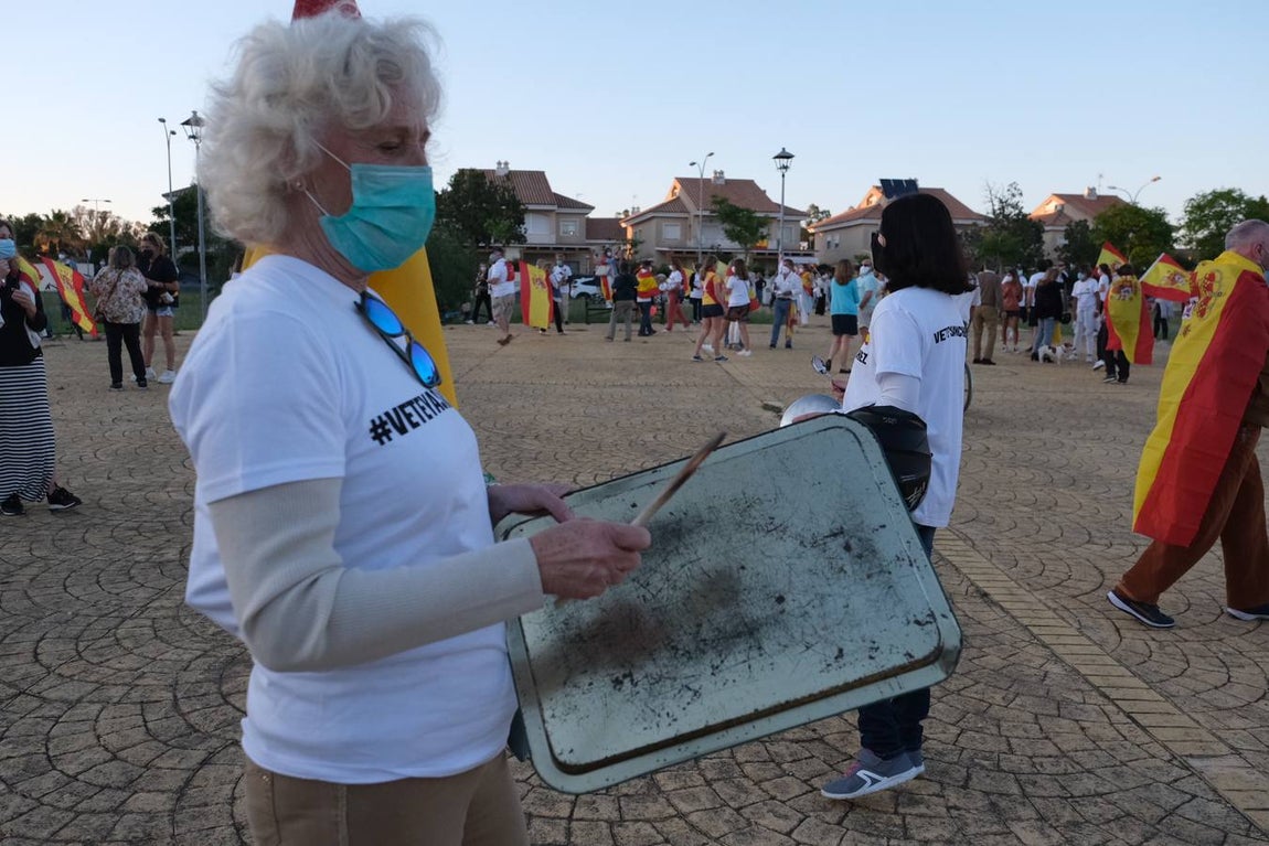 FOTOS: Cacerolada en El Puerto de Santa María contra la gestión de Pedro Sánchez