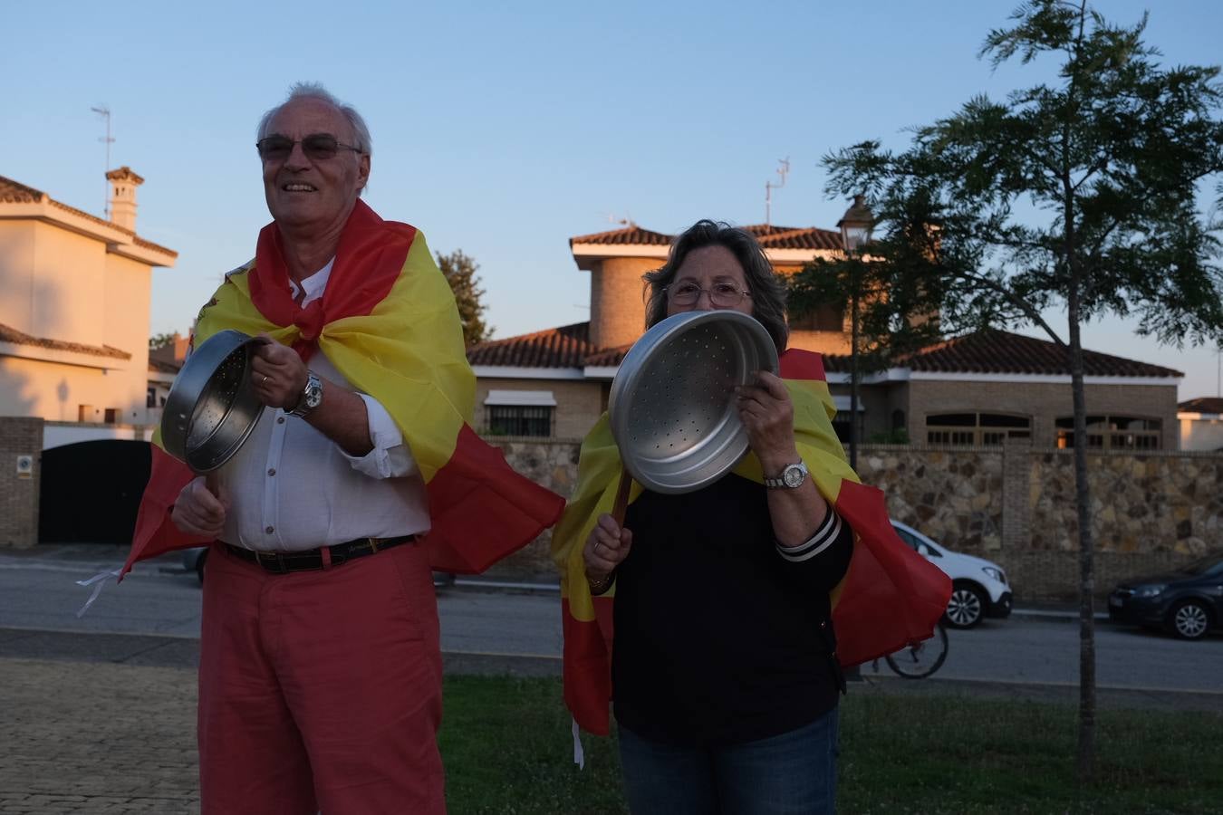 FOTOS: Cacerolada en El Puerto de Santa María contra la gestión de Pedro Sánchez