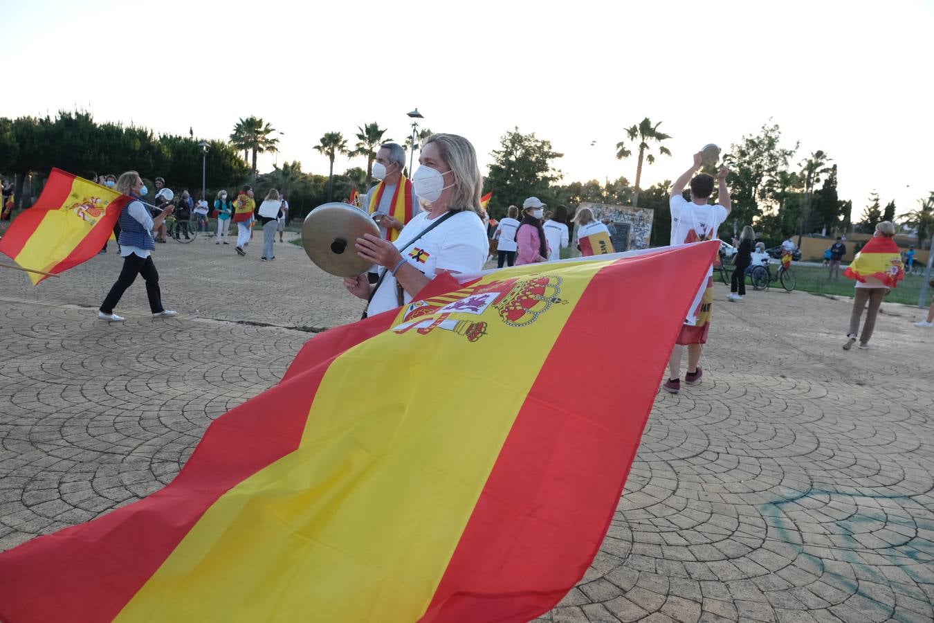 FOTOS: Cacerolada en El Puerto de Santa María contra la gestión de Pedro Sánchez