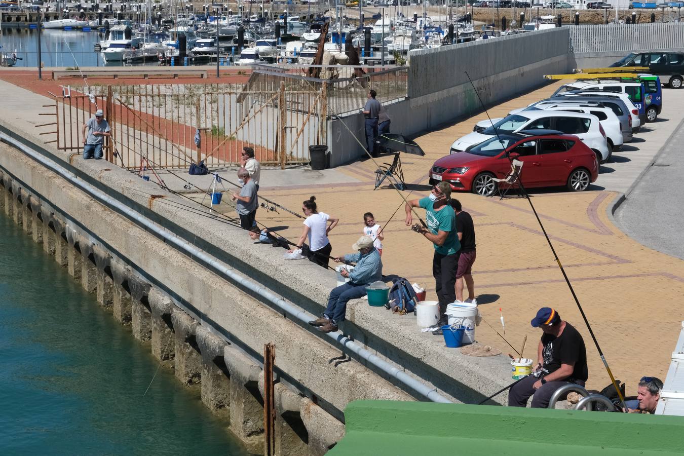 FOTOS: Día a día en Cádiz, en la Fase 1 de la desescalada