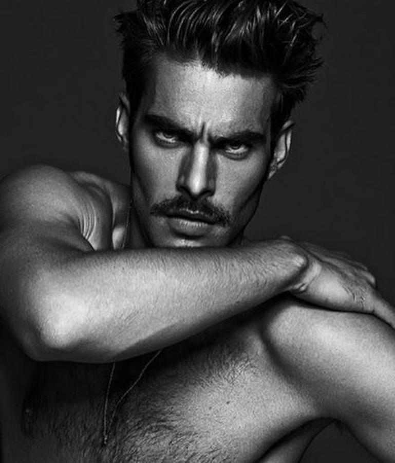 Jon Kortajarena cumple 35 años: sus imágenes más seductoras