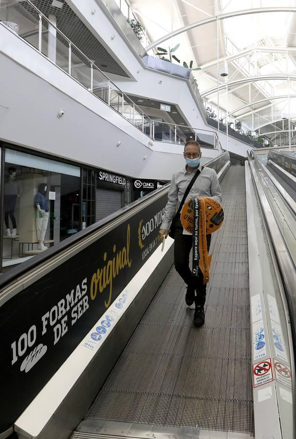 En imágenes, el centro comercial El Arcángel de Córdoba prepara su reapertura