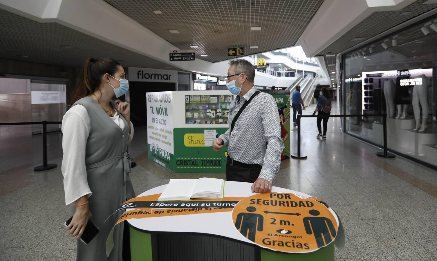 En imágenes, el centro comercial El Arcángel de Córdoba prepara su reapertura