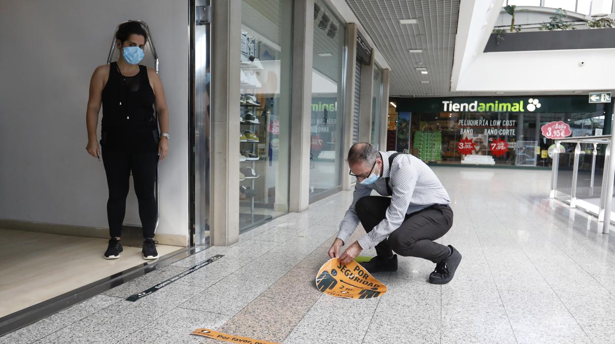 En imágenes, el centro comercial El Arcángel de Córdoba prepara su reapertura