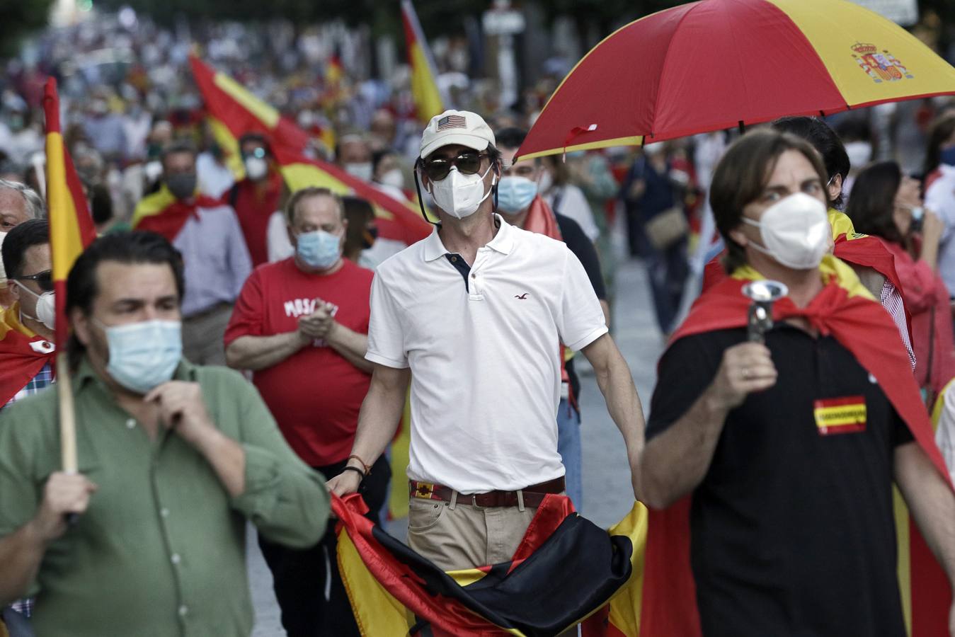 Nueva cacerolada de protesta contra Pedro Sánchez en Sevilla