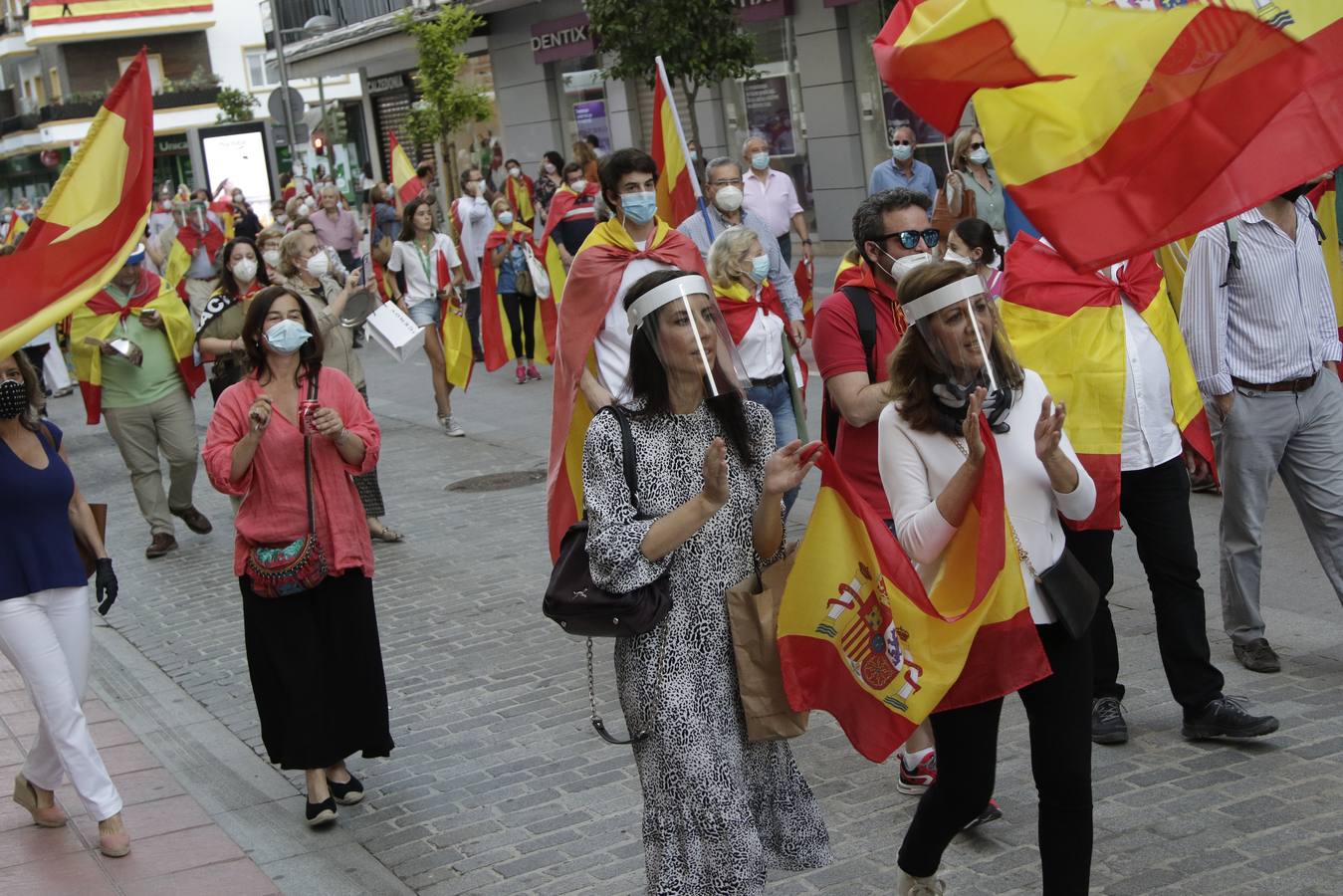 Nueva cacerolada de protesta contra Pedro Sánchez en Sevilla