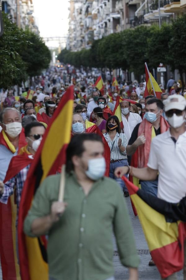 Nueva cacerolada de protesta contra Pedro Sánchez en Sevilla