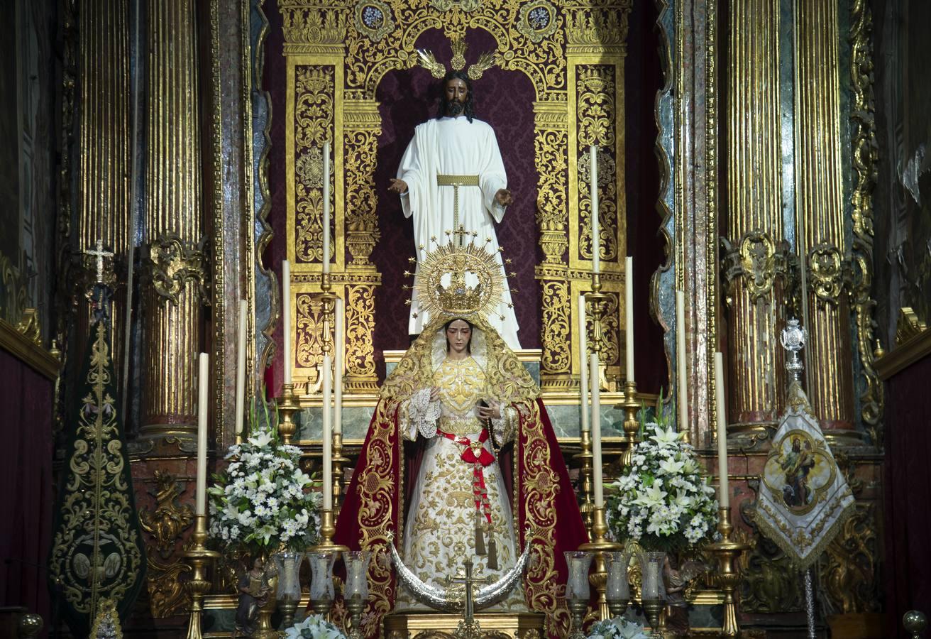 Altar de triduo de la Virgen del Rocío