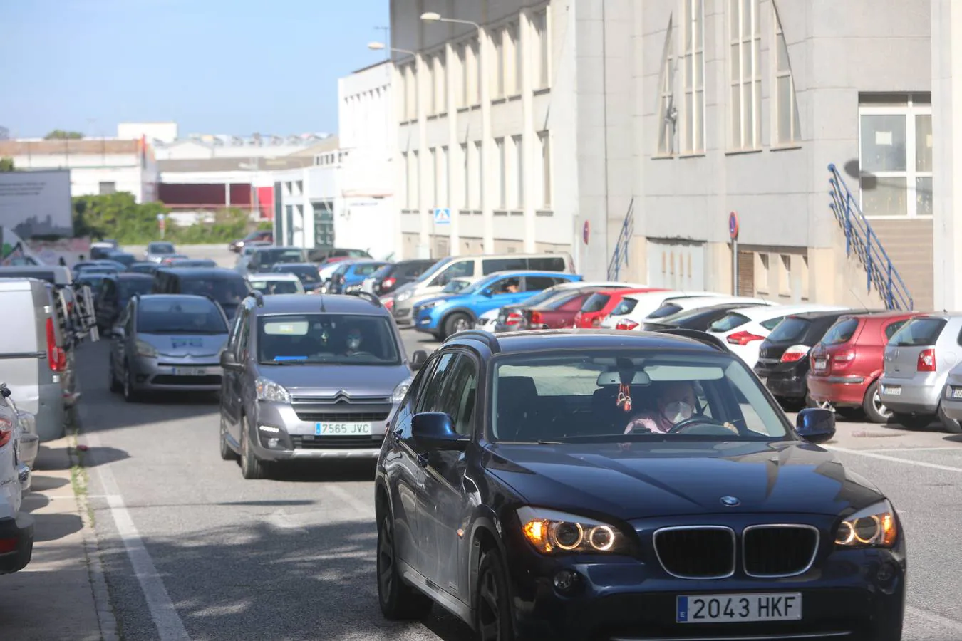FOTOS: Caravana de coches y motos en Cádiz en demanda de ayudas fiscales