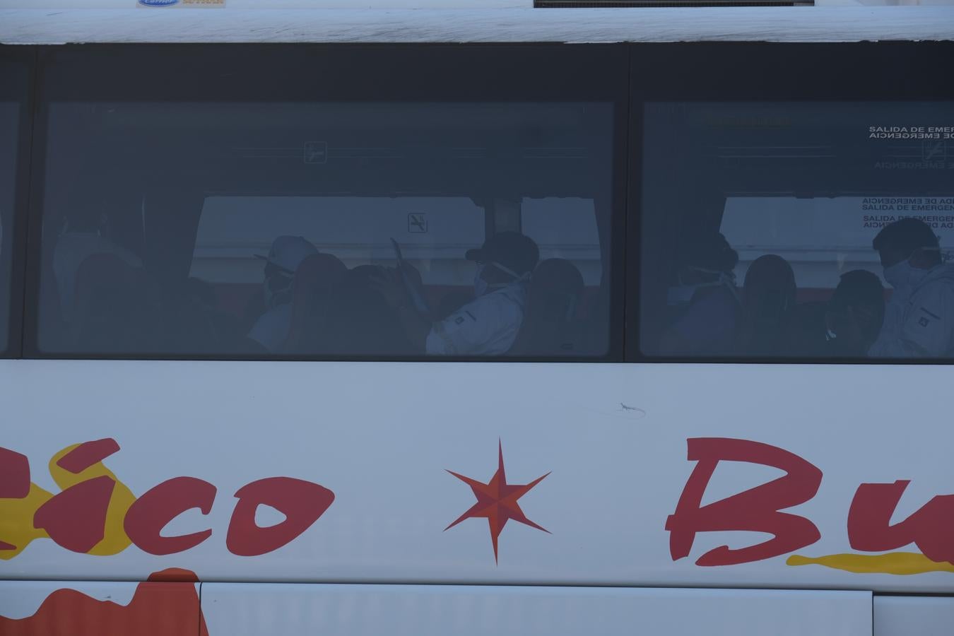 Fotos: Así la sido la marcha de la tripulación del crucero &#039;Carnival Victory&#039; de Cádiz