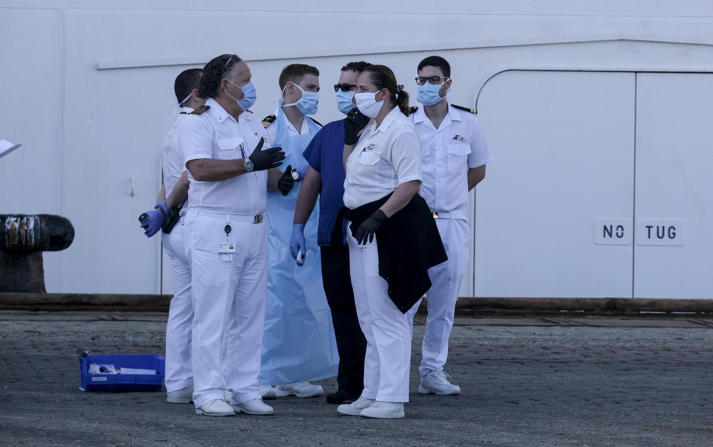 Fotos: Así la sido la marcha de la tripulación del crucero &#039;Carnival Victory&#039; de Cádiz