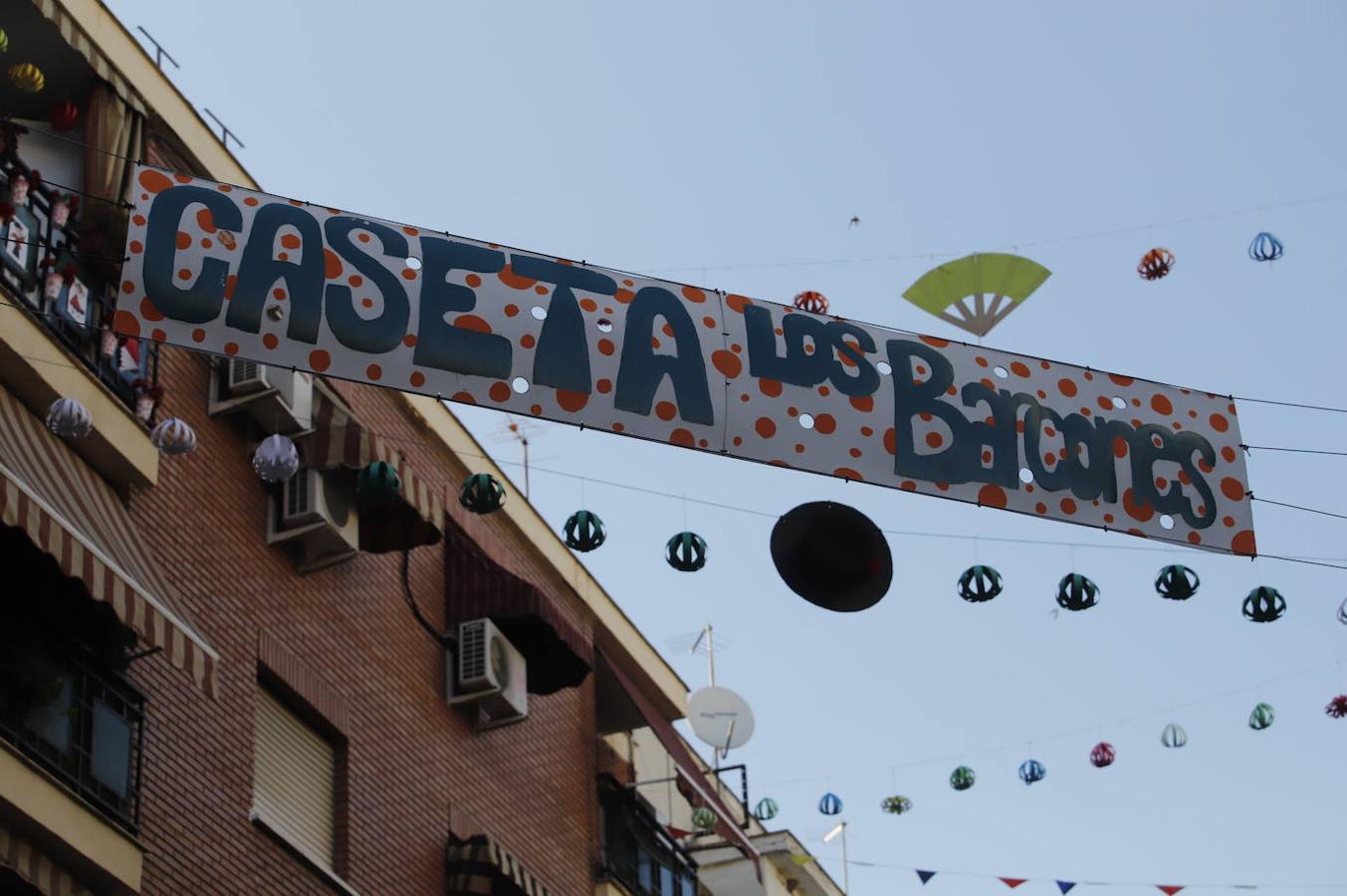 En imágenes, la Feria de Córdoba se vive en los balcones