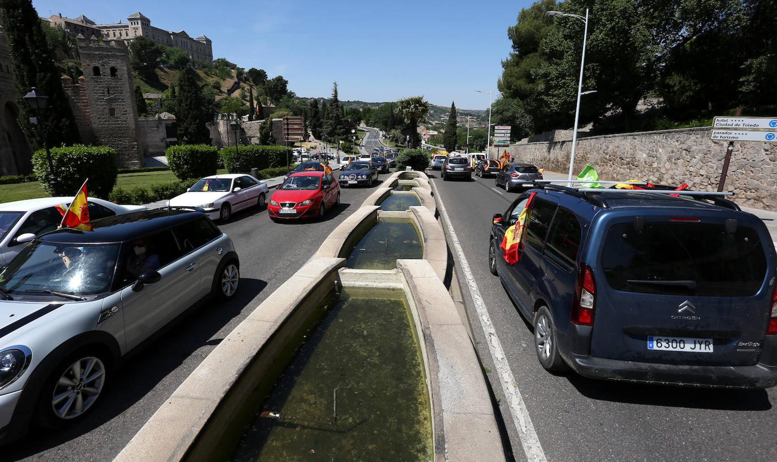 En imágenes: la caravana de Vox colapsa Toledo