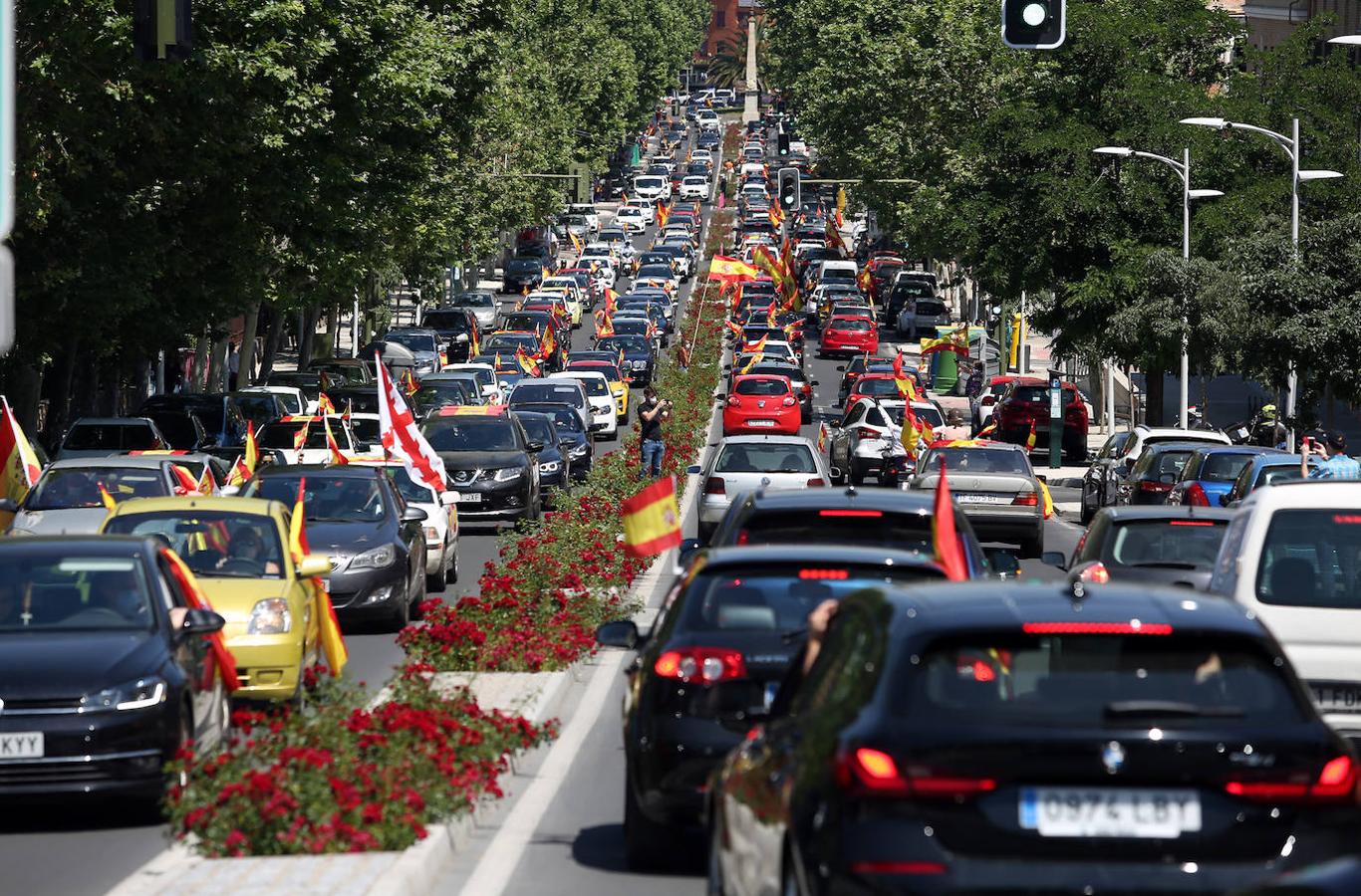 En imágenes: la caravana de Vox colapsa Toledo