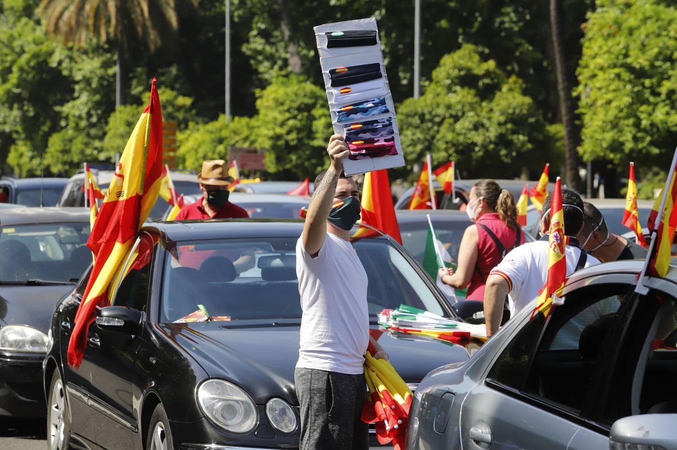 La marcha de Vox | Unos 2.500 coches recorren Córdoba contra el Gobierno de Sánchez
