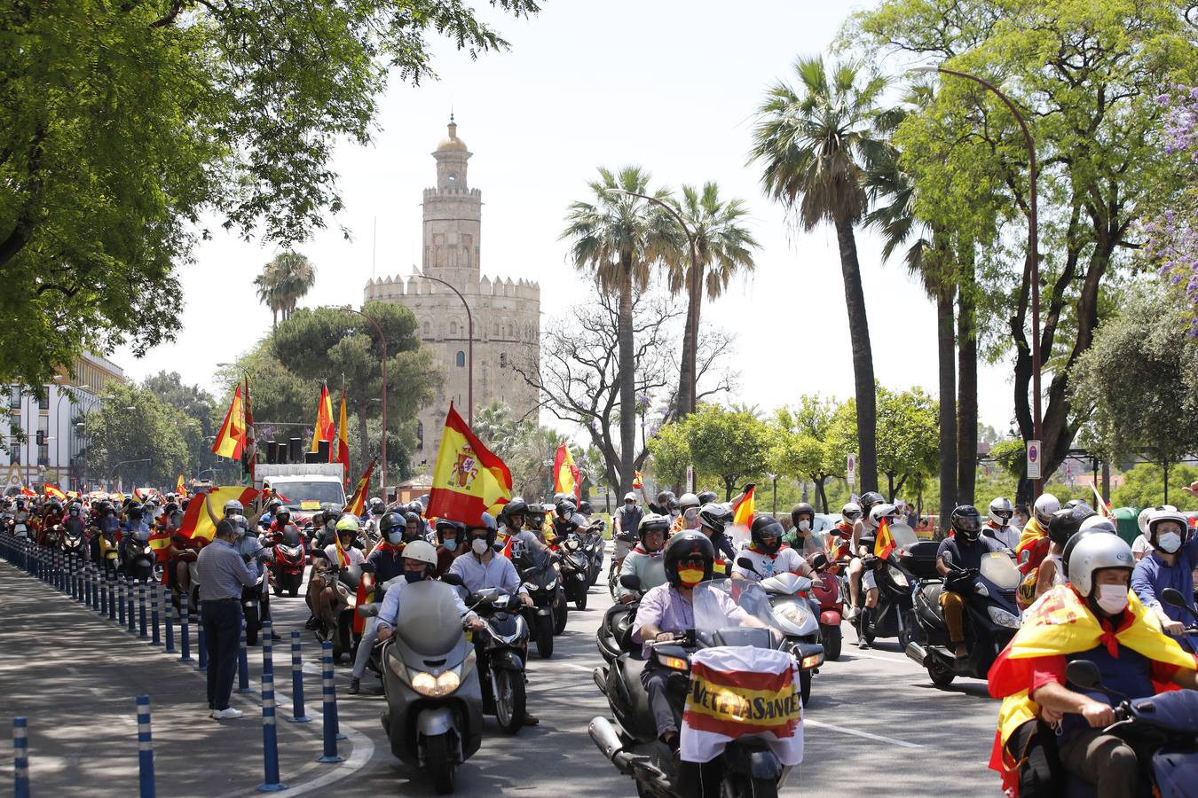 Éxito de la caravana de protesta convocada por Vox en Sevilla