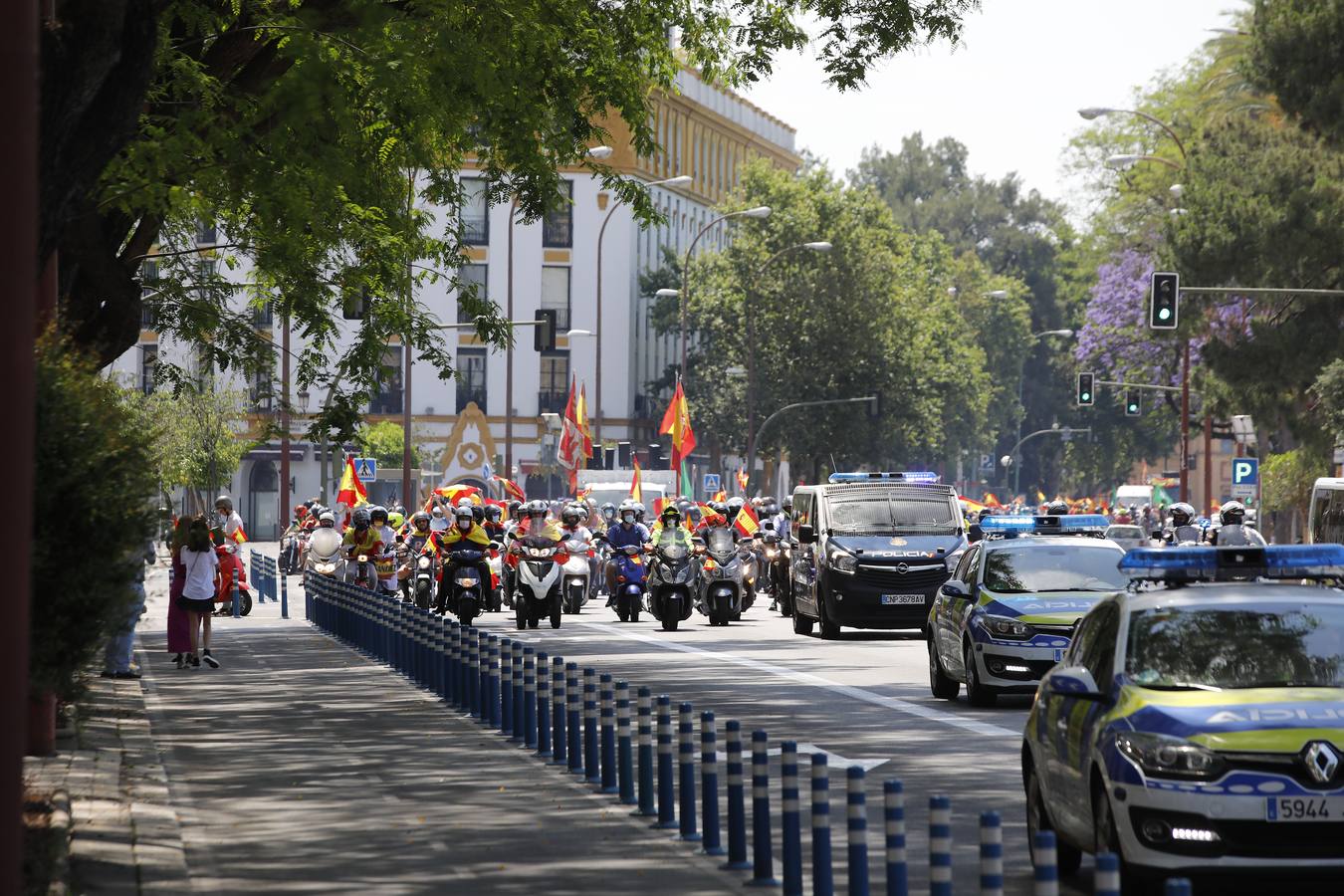 Éxito de la caravana de protesta convocada por Vox en Sevilla