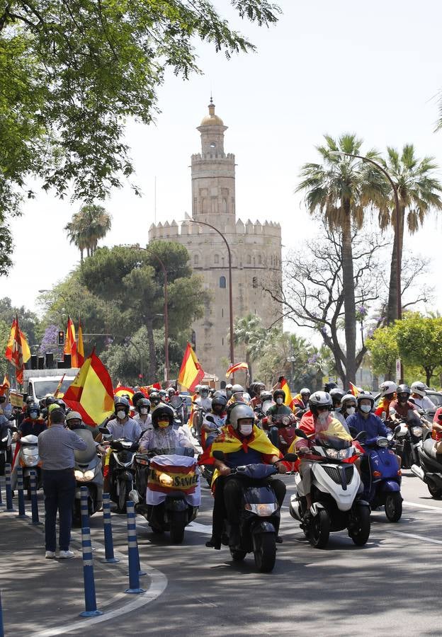 Éxito de la caravana de protesta convocada por Vox en Sevilla