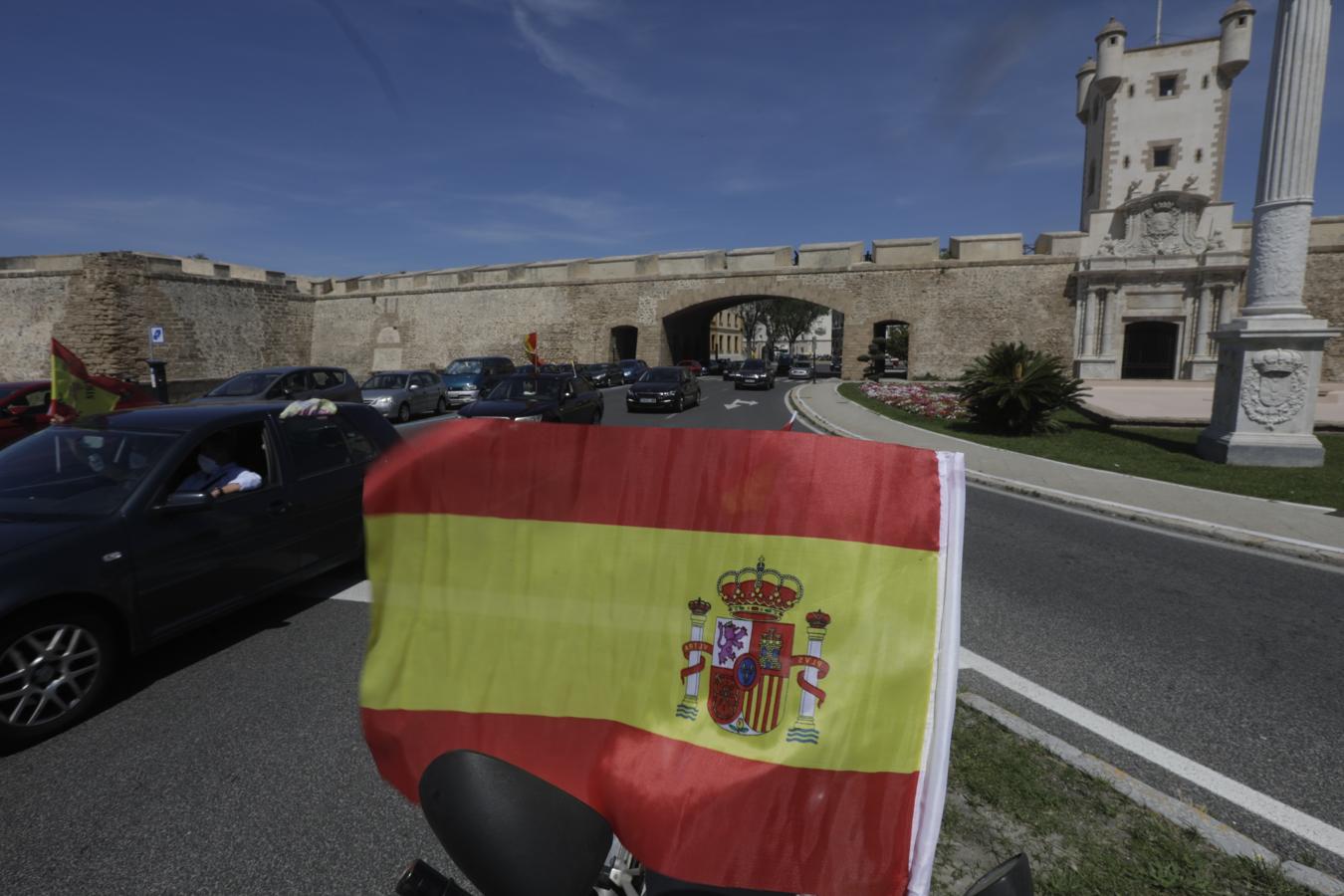 FOTOS: La caravana de Vox en Cádiz pide la dimisión de Sánchez