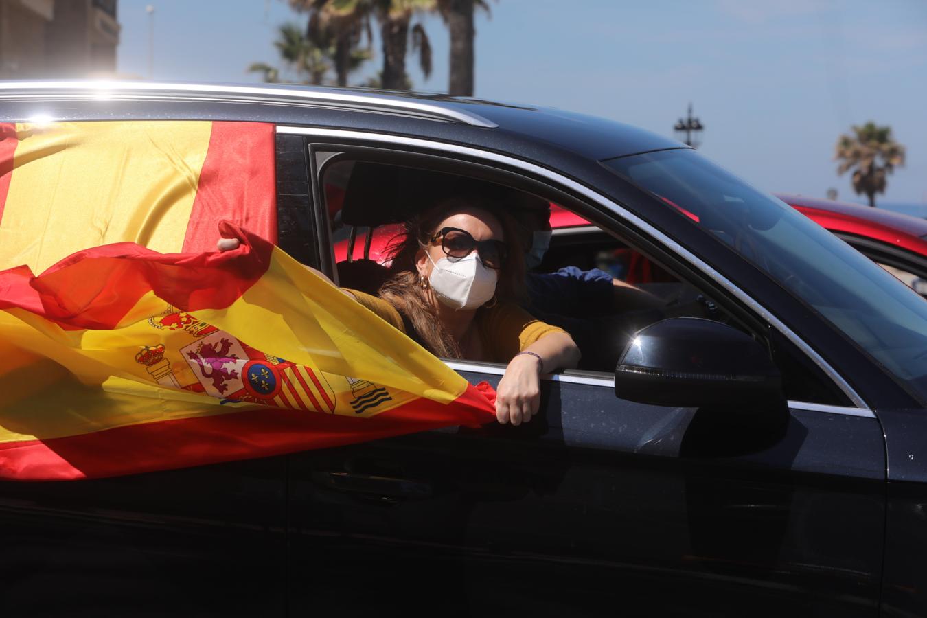 FOTOS: La caravana de Vox en Cádiz pide la dimisión de Sánchez