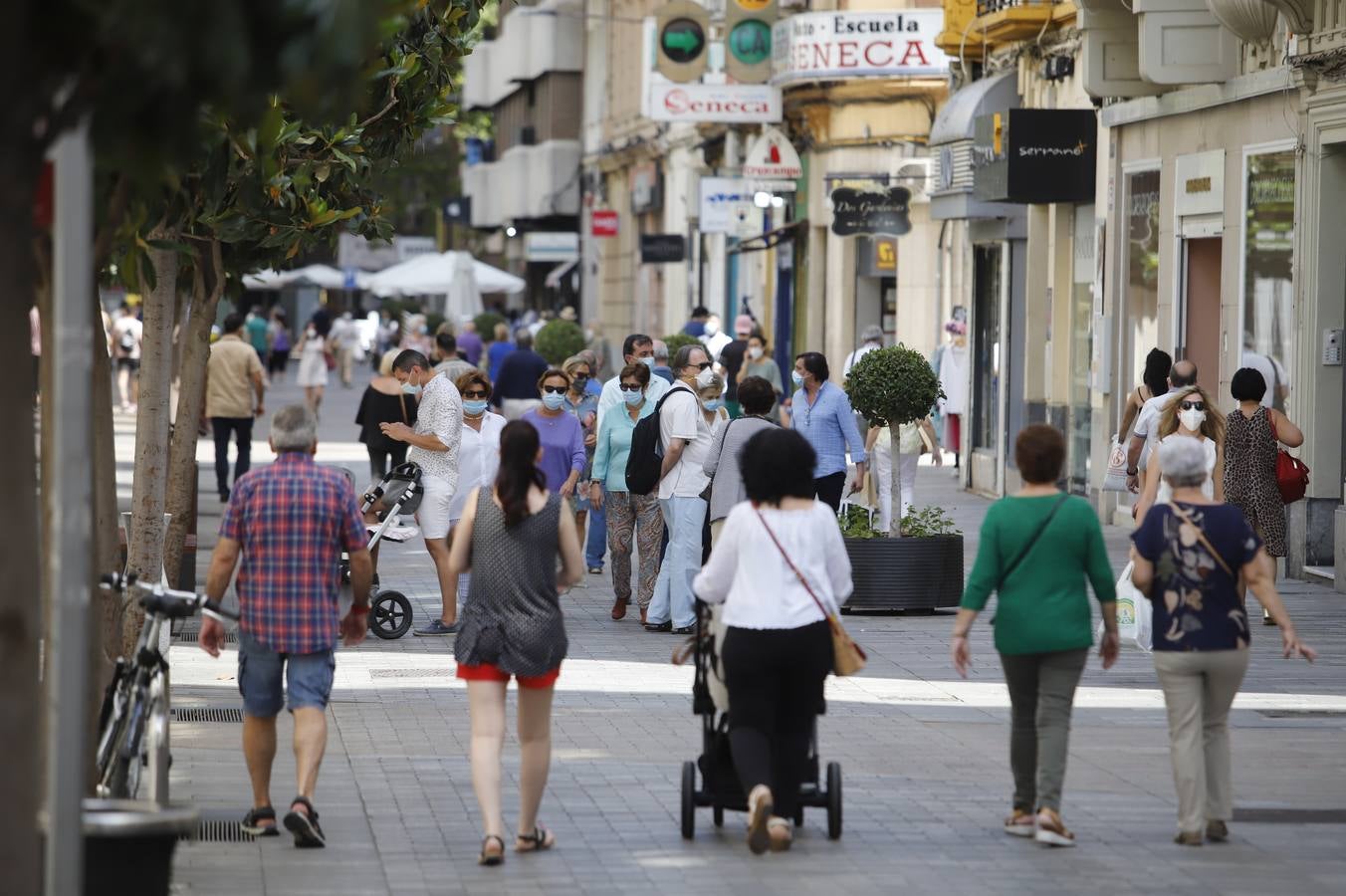 El ambiente en la calle el primer día de la fase 2 en Córdoba, en imágenes