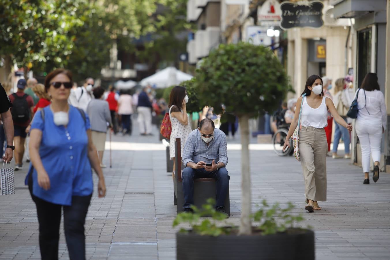 El ambiente en la calle el primer día de la fase 2 en Córdoba, en imágenes