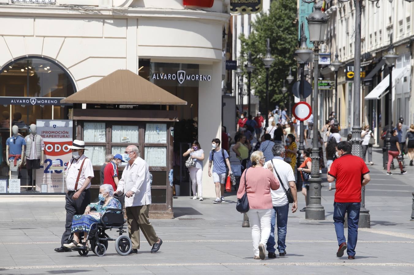 El ambiente en la calle el primer día de la fase 2 en Córdoba, en imágenes