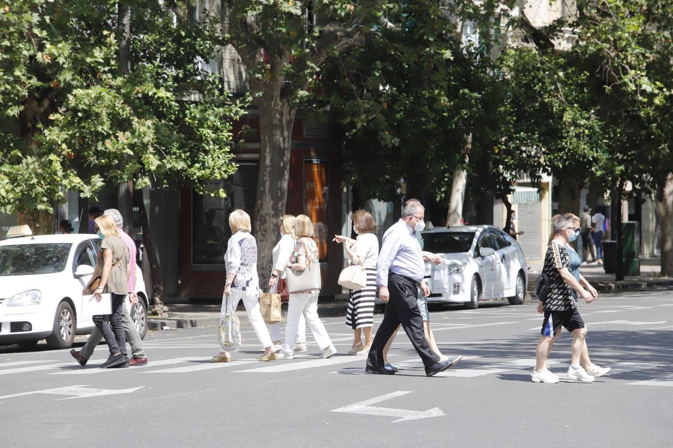 El ambiente en la calle el primer día de la fase 2 en Córdoba, en imágenes