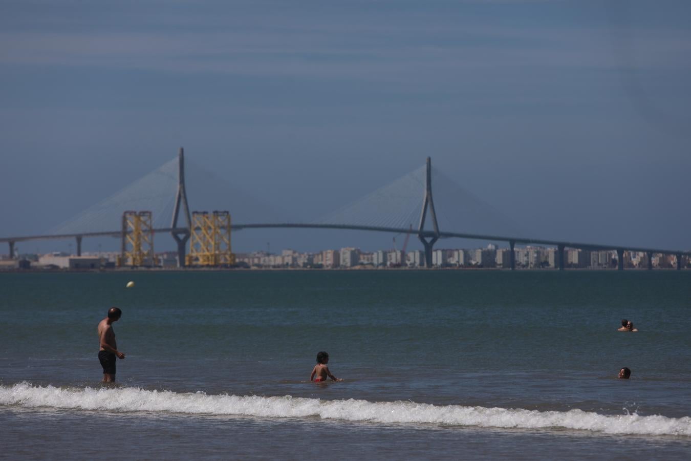 FOTOS: Así vive Cádiz el primer día en la fase 2