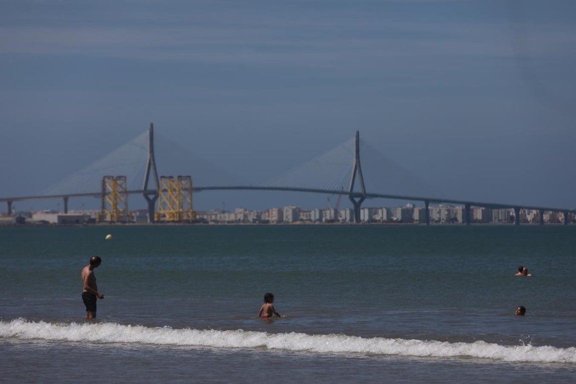 FOTOS: Así vive Cádiz el primer día en la fase 2