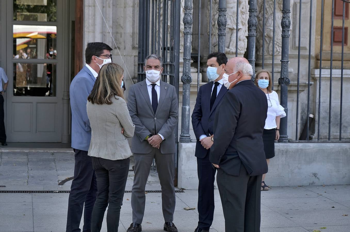 Minuto de silencio por las víctimas del Covid-19 en las instituciones andaluzas